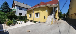 Garden city Batsanyi Apartman 3 Rooms upstairs close the city train